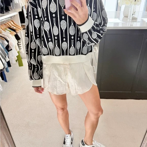 Preowned Lululemon Negative Split Textured Run Short 2.5" Cream Shorts Small - Picture 4 of 7